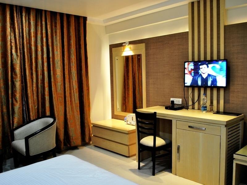 The Sapphire Grand Hotel Varanasi Exterior photo