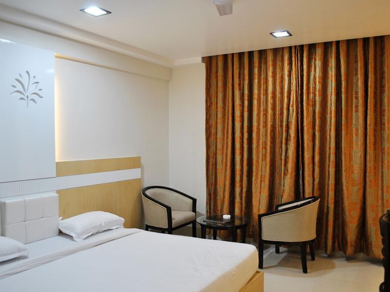 The Sapphire Grand Hotel Varanasi Exterior photo