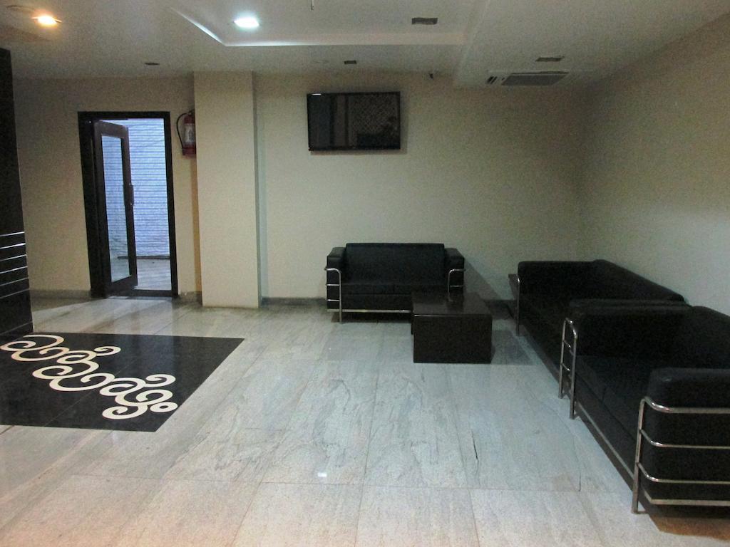 The Sapphire Grand Hotel Varanasi Exterior photo