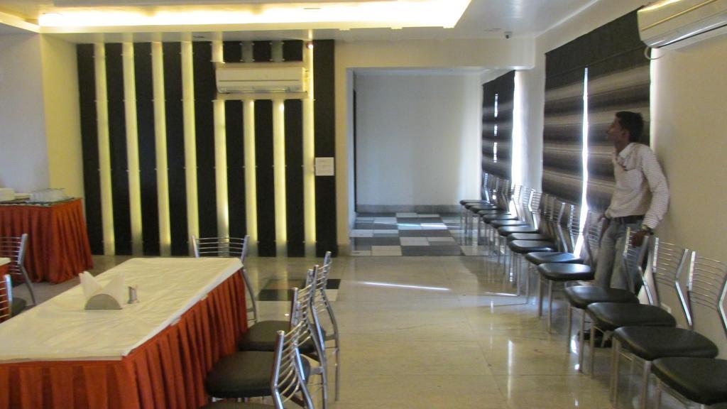 The Sapphire Grand Hotel Varanasi Exterior photo